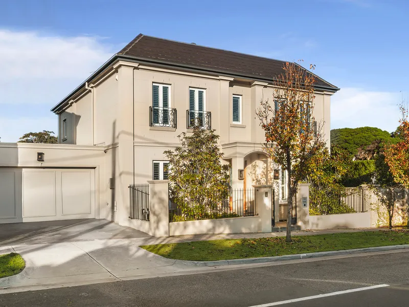 10 Laburnum Court, Brighton, Vic 3186